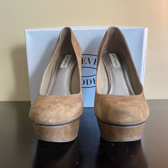 Steve Madden- Roxxie taupe suede wedge. Size 9.5. 5.5” heel and 1.5” platform - Picture 7 of 11